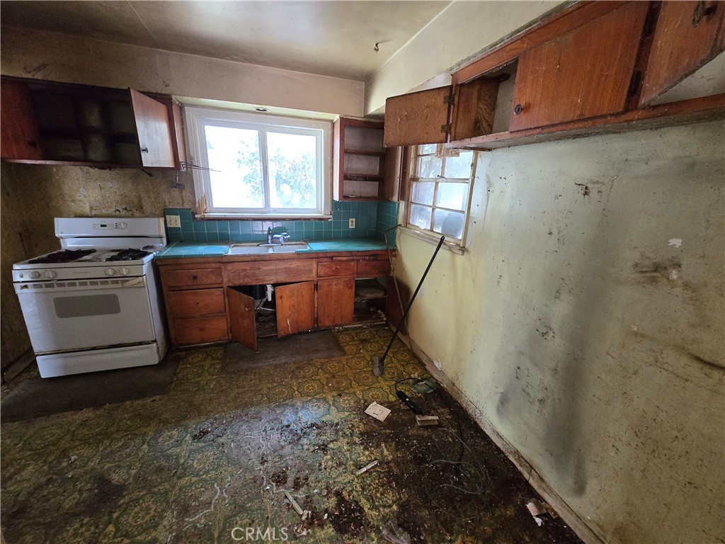 1802 W Martha Lane