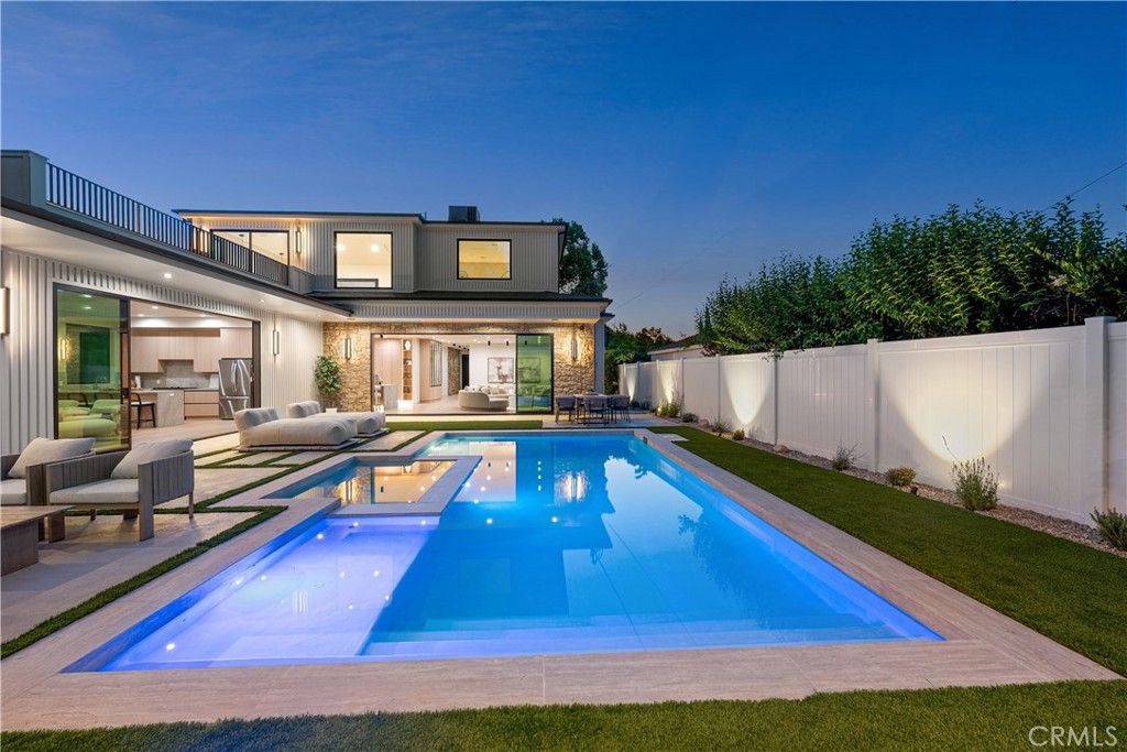 Photo of 16728 Morrison Street, Encino, CA 91436 (MLS # SR25255601)