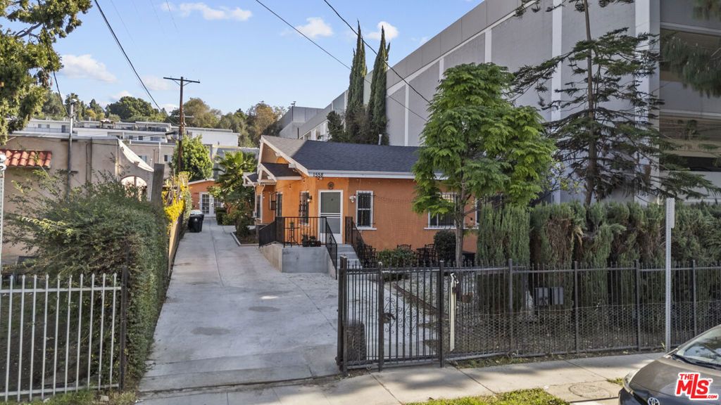 Photo of 1558 N Kenmore Avenue, Los Angeles, CA 90027 (MLS # 26642807)