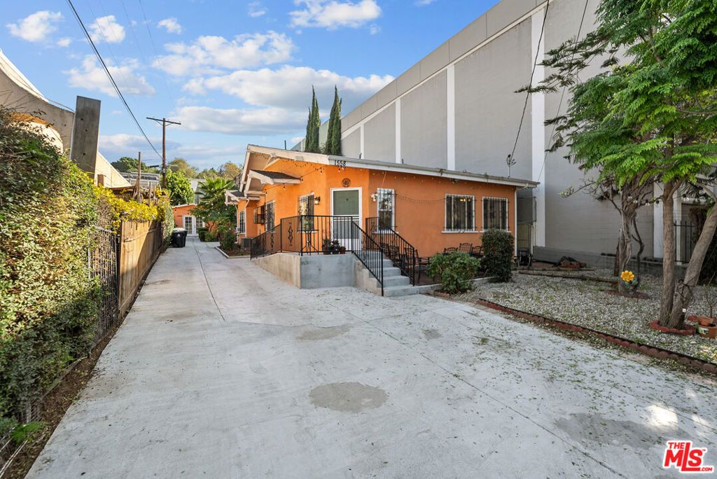 Photo of 1558 N Kenmore Avenue, Los Angeles, CA 90027 (MLS # 26642807)