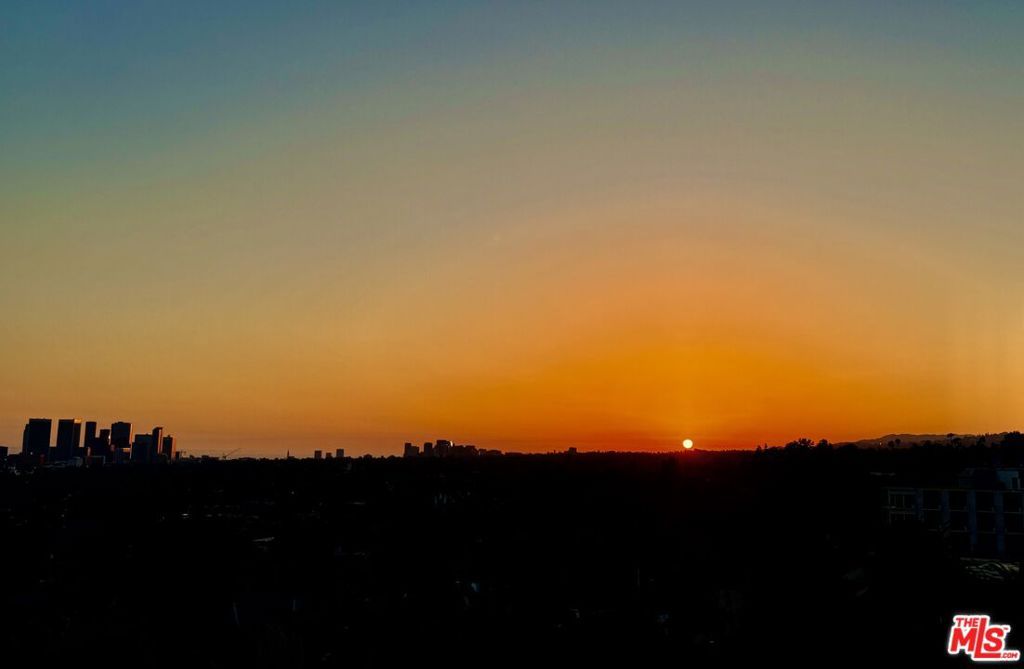 Photo of 999 N Doheny Drive #812, West Hollywood, CA 90069 (MLS # 25601623)