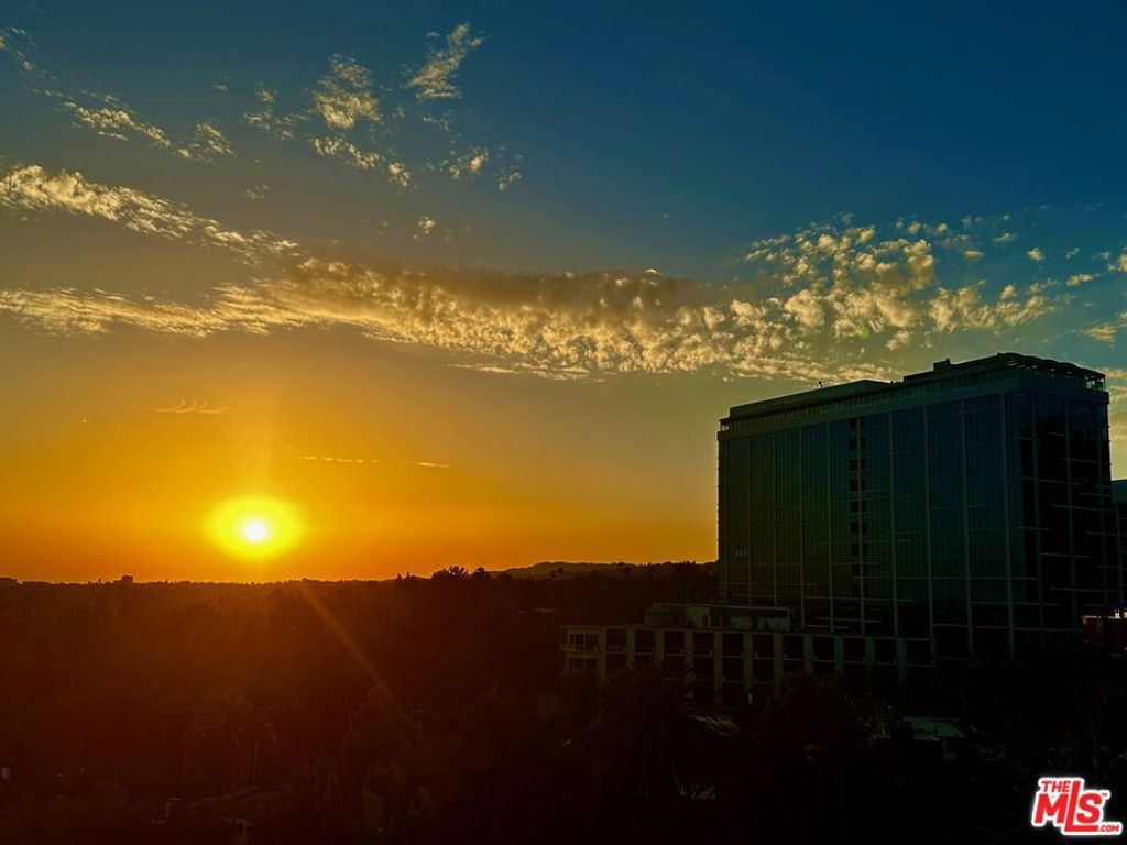 Photo of 999 N Doheny Drive #812, West Hollywood, CA 90069 (MLS # 25601623)