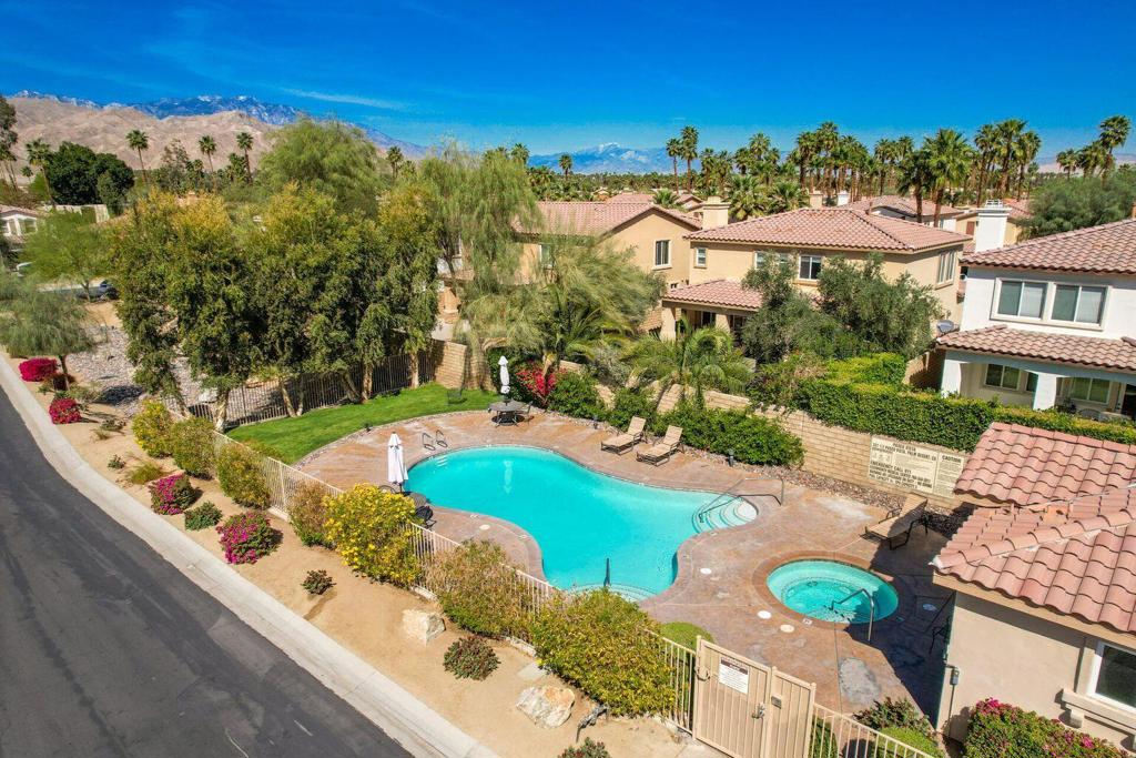 Paseo Vista - Residential