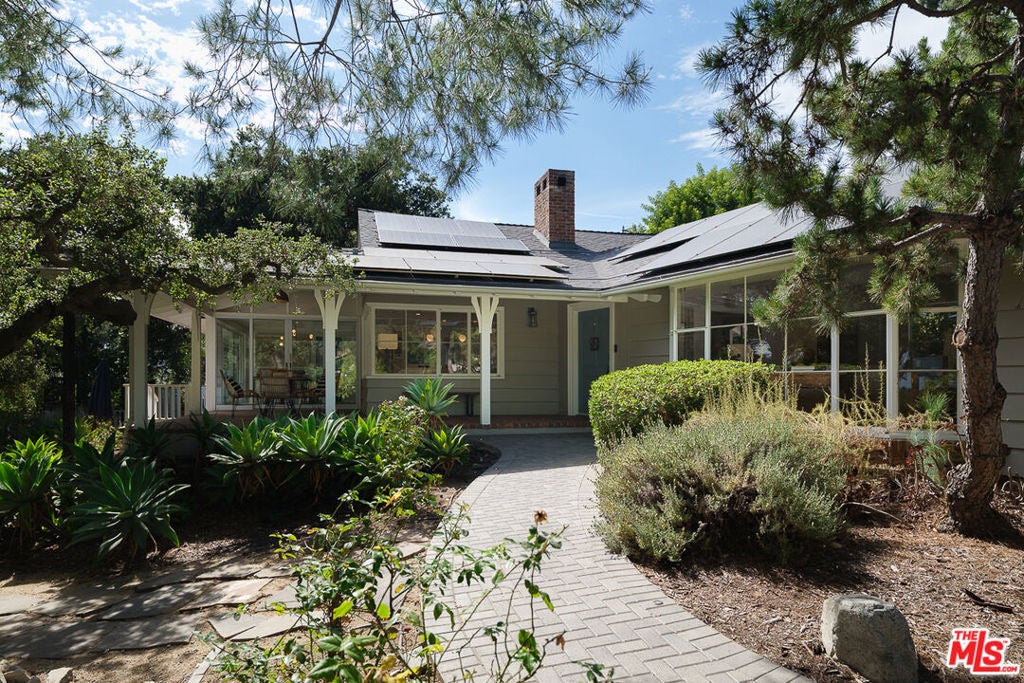 1955 Windover Road, Pasadena CA 91107