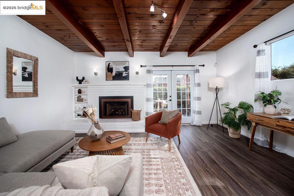 NE RICHMOND - Residential