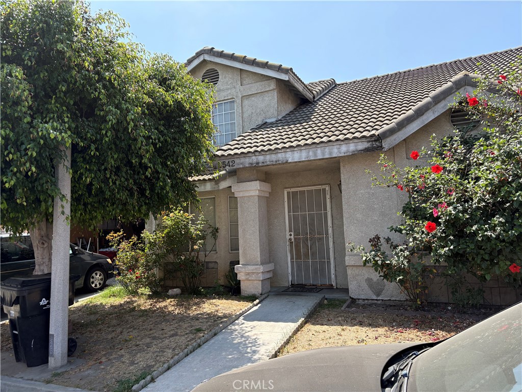 THIS 3 BEDROOMS, 2 BATHROOM HOME IS IN THE NICE AREA OF BELL GARDENS. IT HAS SPACIOUS LIVING ROOM WITH FIRE PLACE. 1 OF THE BEDROOMS IS DOWN STAIRS AND THE DEN CAN BE USED AS ANOTHER BEDROOM!