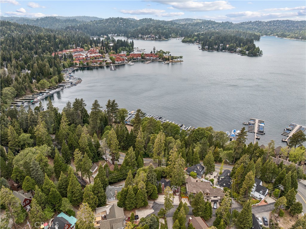 Lake Arrowhead, California, 92352, United States, 5 Bedrooms Bedrooms, ,2 BathroomsBathrooms,Residential,Active,2045400
