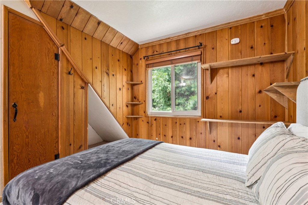 Lake Arrowhead, California, 92352, United States, 5 Bedrooms Bedrooms, ,2 BathroomsBathrooms,Residential,Active,2045400