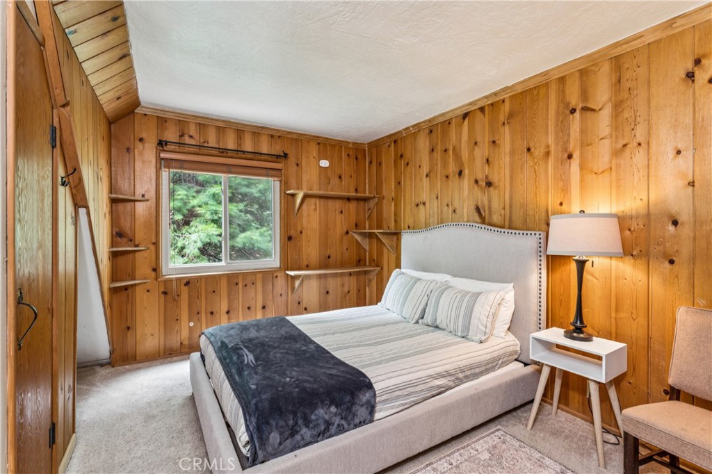 Lake Arrowhead, California, 92352, United States, 5 Bedrooms Bedrooms, ,2 BathroomsBathrooms,Residential,Active,2045400