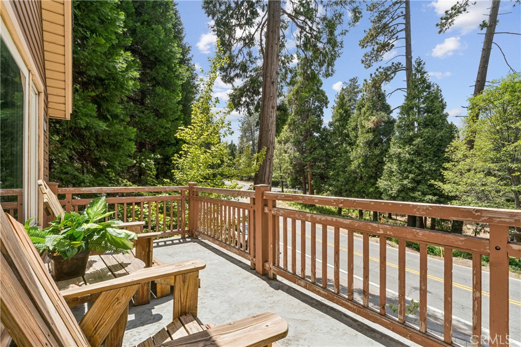 Lake Arrowhead, California, 92352, United States, 5 Bedrooms Bedrooms, ,2 BathroomsBathrooms,Residential,Active,2045400