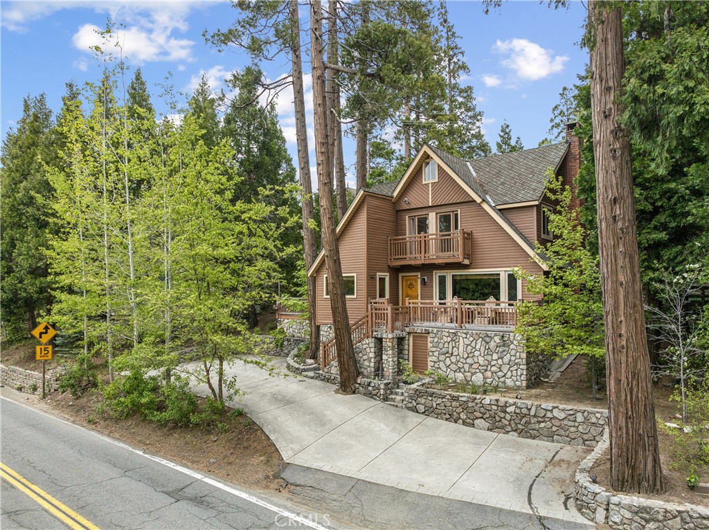 Lake Arrowhead, California, 92352, United States, 5 Bedrooms Bedrooms, ,2 BathroomsBathrooms,Residential,Active,2045400