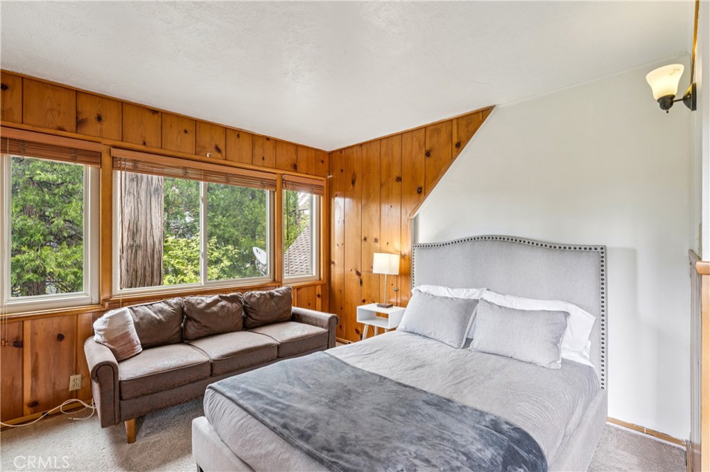 Lake Arrowhead, California, 92352, United States, 5 Bedrooms Bedrooms, ,2 BathroomsBathrooms,Residential,Active,2045400