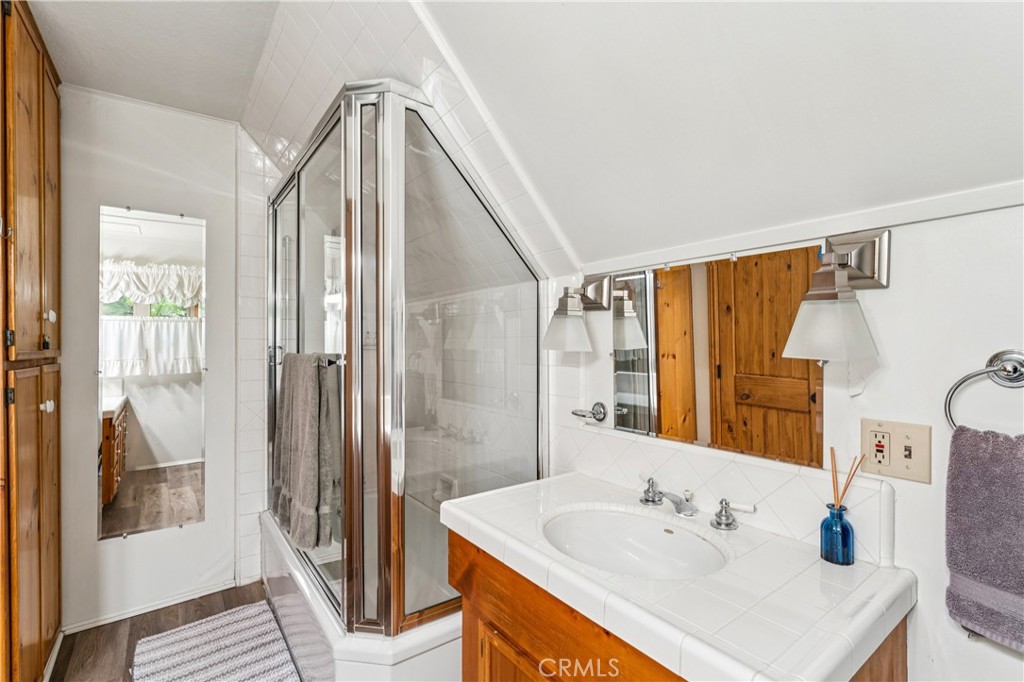 Lake Arrowhead, California, 92352, United States, 5 Bedrooms Bedrooms, ,2 BathroomsBathrooms,Residential,Active,2045400