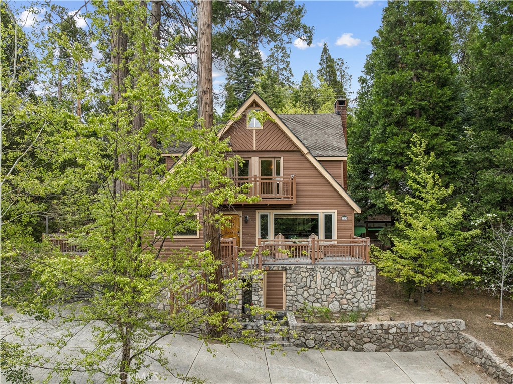 Lake Arrowhead, California, 92352, United States, 5 Bedrooms Bedrooms, ,2 BathroomsBathrooms,Residential,Active,2045400