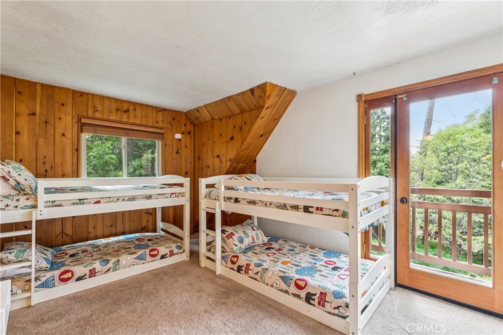 Lake Arrowhead, California, 92352, United States, 5 Bedrooms Bedrooms, ,2 BathroomsBathrooms,Residential,Active,2045400