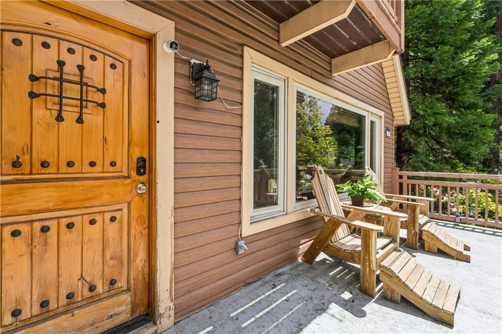 Lake Arrowhead, California, 92352, United States, 5 Bedrooms Bedrooms, ,2 BathroomsBathrooms,Residential,Active,2045400