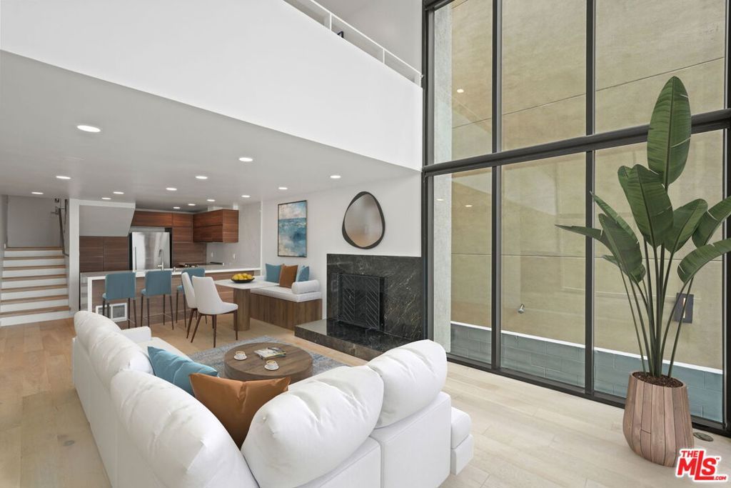 Photo of 6 Voyage Street #108, Marina Del Rey, CA 90292 (MLS # 25584369)