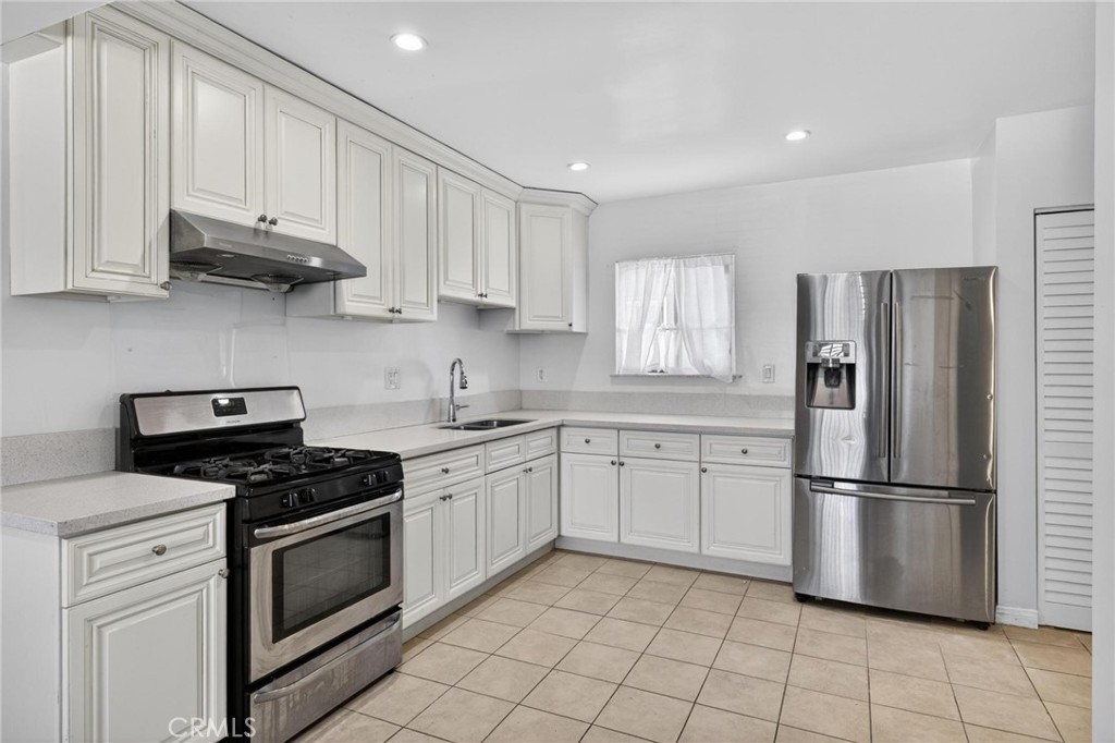 3128 W 147th