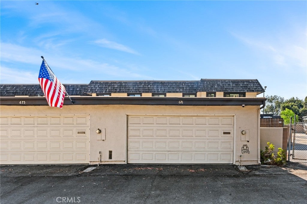 676 redwood Lane