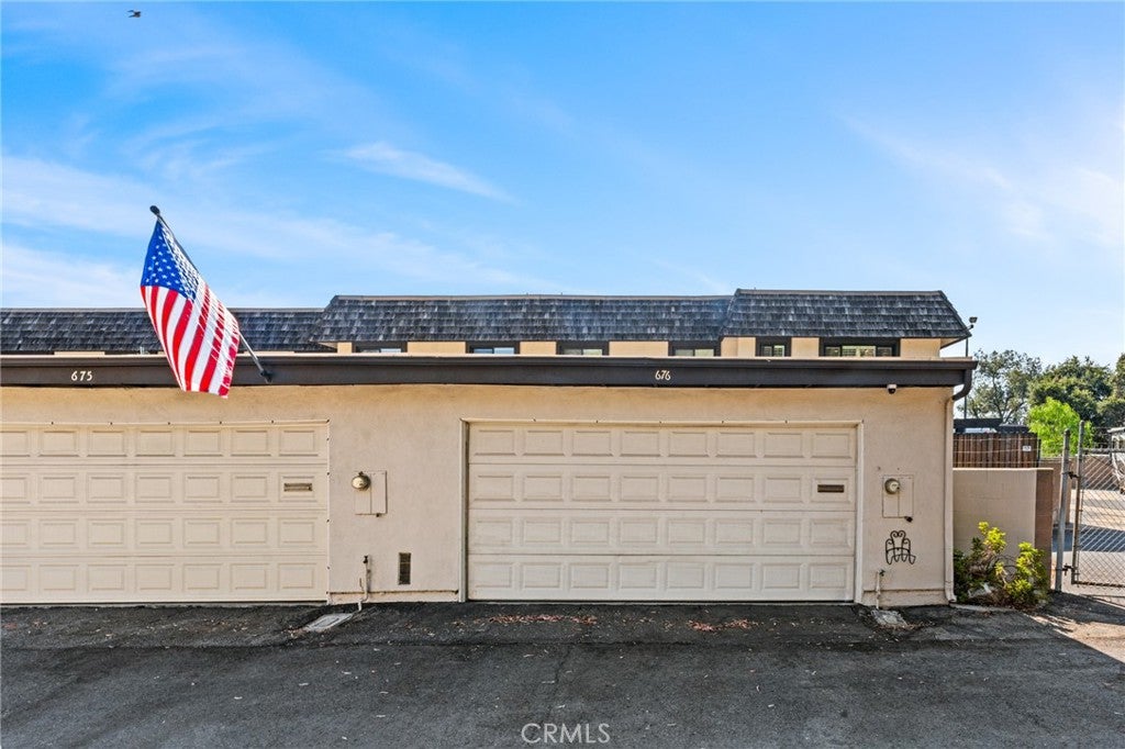 676 redwood Lane