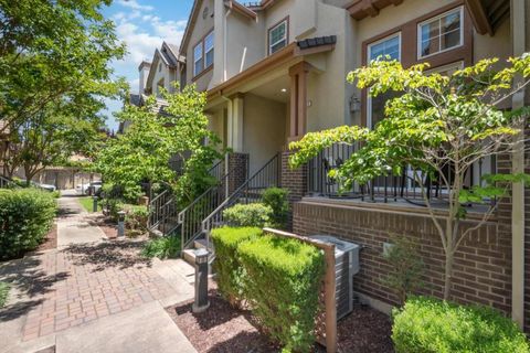 Photo of 1059 Sapphire Terrace, Union City, CA 94587 (MLS # ML82037693)