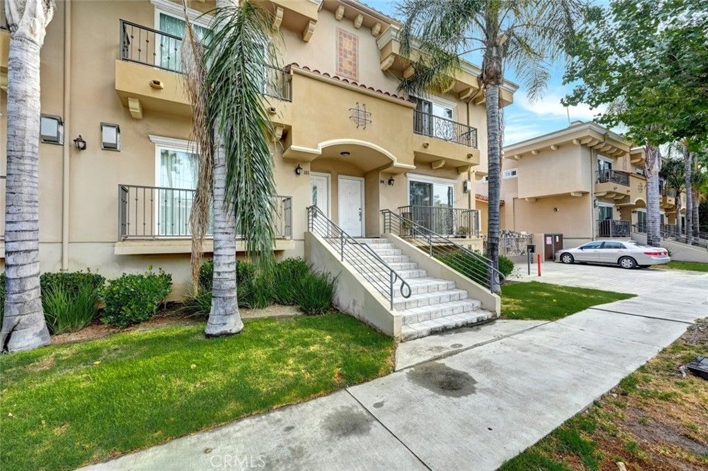 Photo of 13629 Wyandotte Street #111, Van Nuys, CA 91405 (MLS # SR25264790)