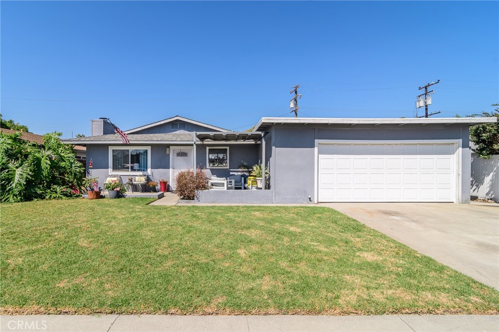 Located in the desirable South Shores tract of South Huntington Beach, this home offers a prime coastal location just minutes from the beach. Enjoy the convenience of a boat garage, perfect for storing watercraft. Zoned for top-rated schools, this neighborhood is known for its strong sense of community and proximity to outdoor recreation, shopping, and dining.