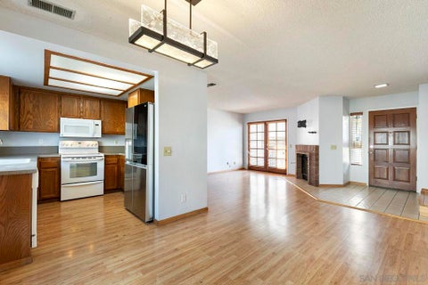 Photo of 1415 Summit Drive Dr, Chula Vista, CA 91910 (MLS # 260021047SD)