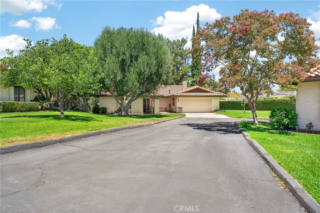 1410 Bella Vista