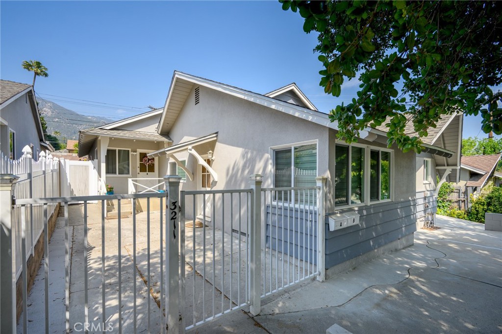Fully Updated Front Unit * 3 Bedrooms / 2 Bathrooms * 1,000sqft * Open Floor Plan * Laminate Floors * Recessed Lighting * Central A/C & Heat * Laundry Inside * Patio * 1 Car Private Garage * Water Included * Tenant Pays Gas & Power * No Pets