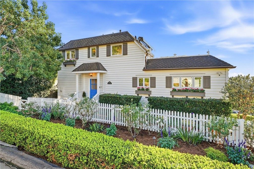 Photo of 2115 Catalina, Laguna Beach, CA 92651 (MLS # LG26044810)