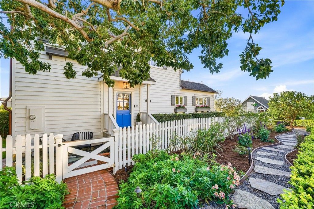 Photo of 2115 Catalina, Laguna Beach, CA 92651 (MLS # LG26044810)