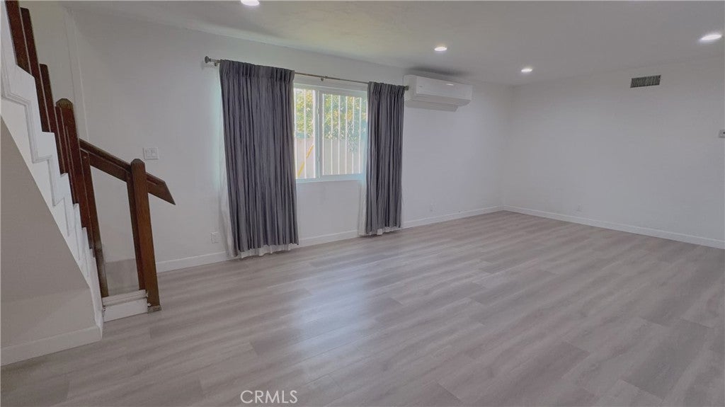 305 N Sunset Avenue