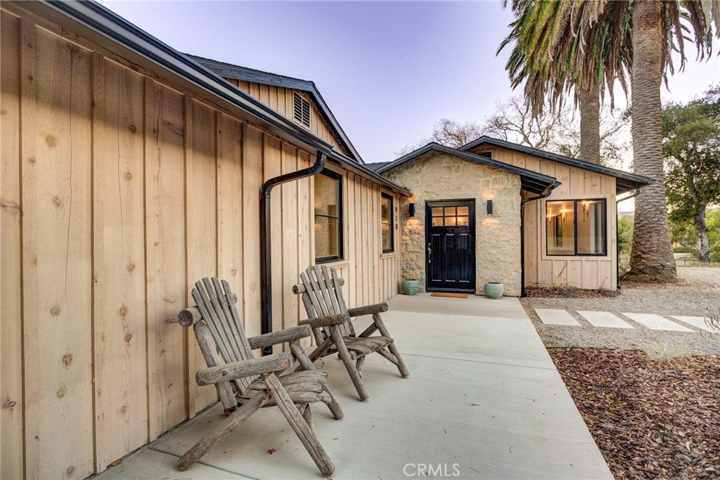970 College Canyon
