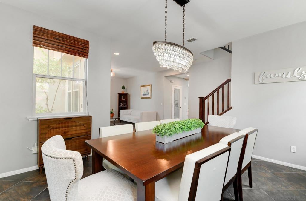 1675 Picket Fence