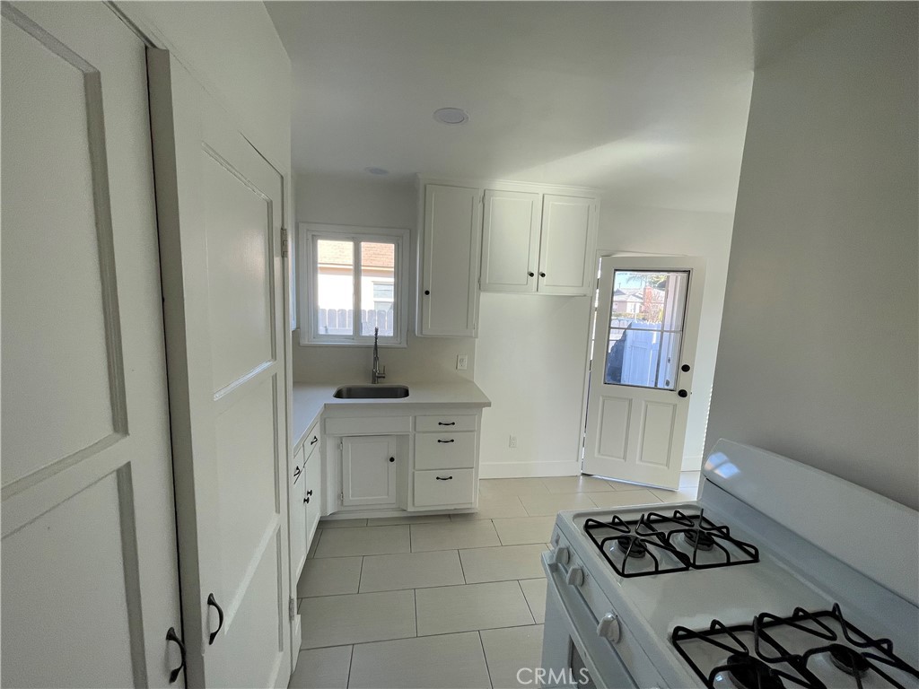 2221 Granada
