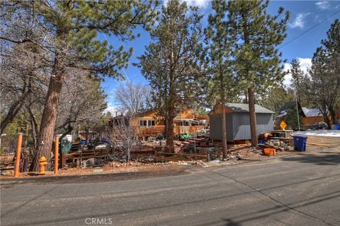 Photo of 581 Highland Lane, Sugarloaf, CA 92386 (MLS # IG26004075)