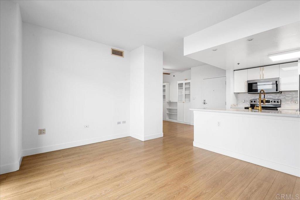 425 W BEECH Street 1457