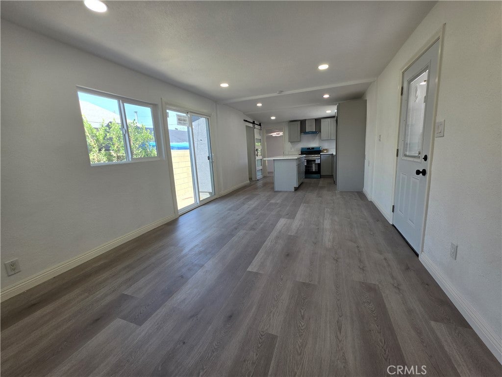 4660 Paramount