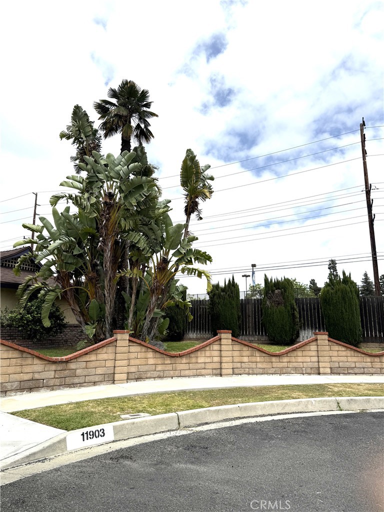 11903 Groveside Avenue