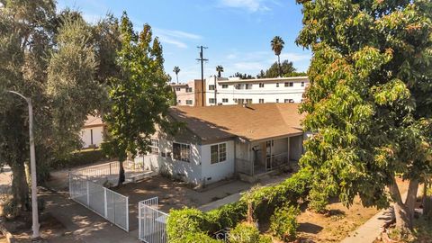 Photo of 8843 Tilden Ave, Panorama City, CA 91402 (MLS # SR26048751)