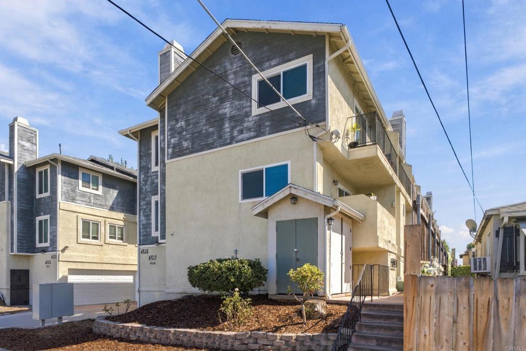 4515 College Way O, San Diego CA 92115