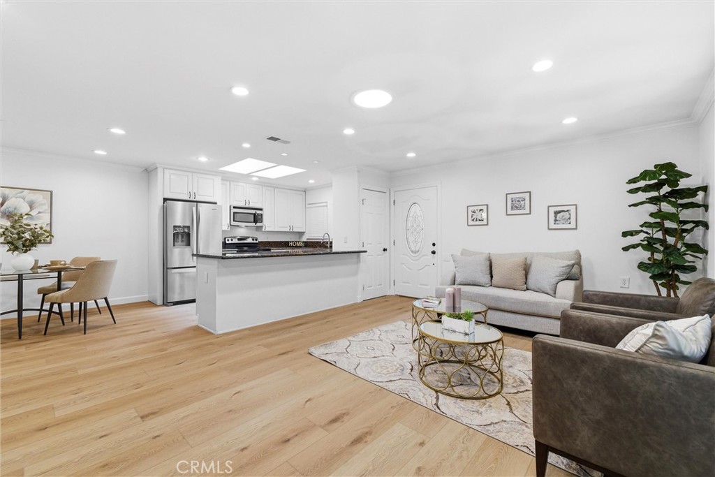 953 Avenida Carmel Q