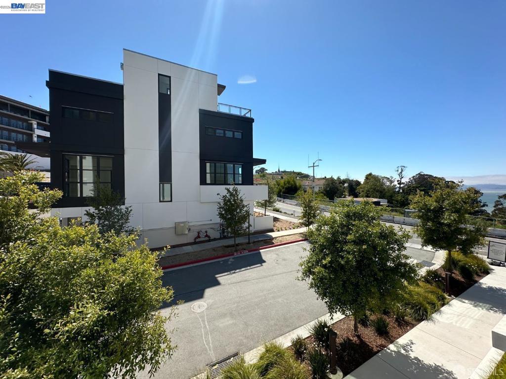 1 Bristol Ct 302, San Francisco CA 94130