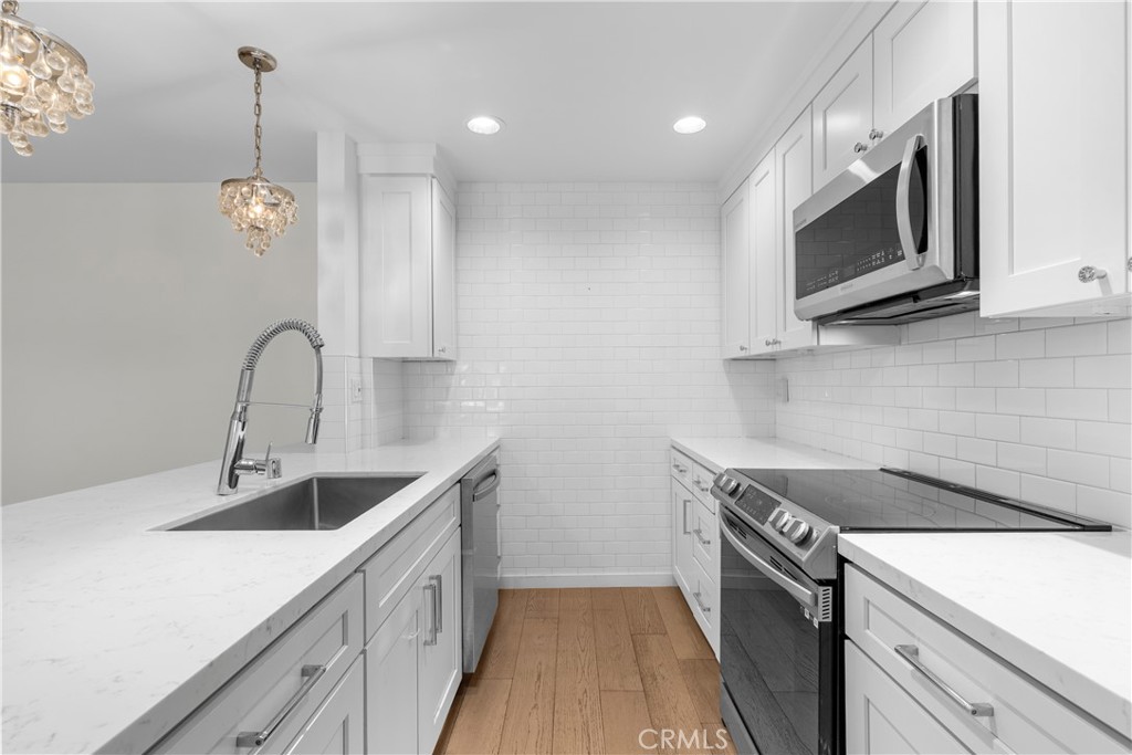 5257 Radford Ave 101