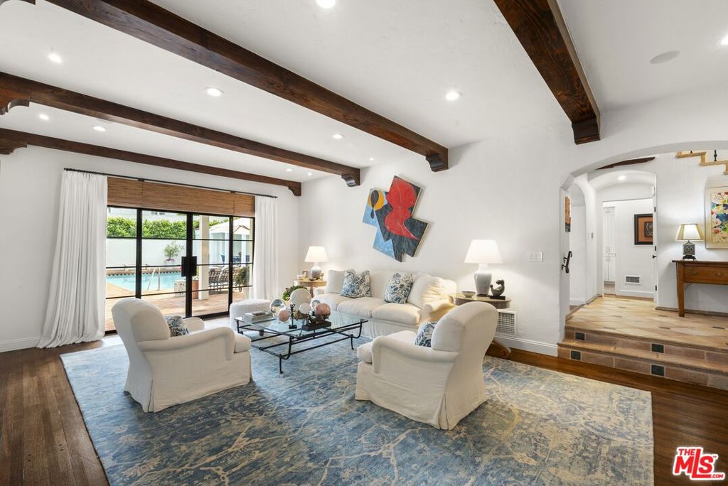 Properties 3 365 Comstock Avenue