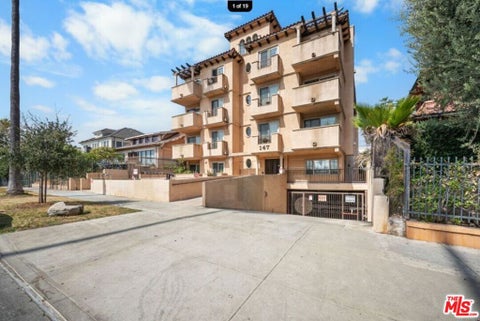 Photo of 147 N Berendo Street #203, Los Angeles, CA 90004 (MLS # 26988555)