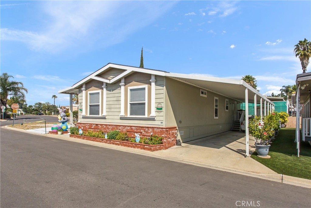 2755 W Arrow Highway 94