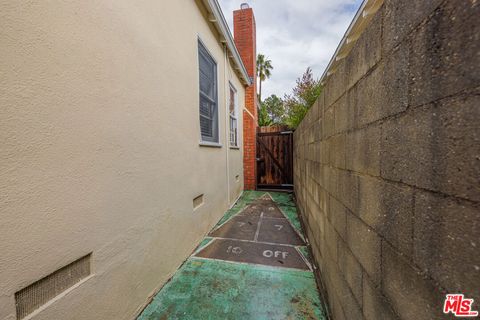 Tiny photo for 785 El Medio Avenue, Pacific Palisades, CA 90272 (MLS # 26654573)