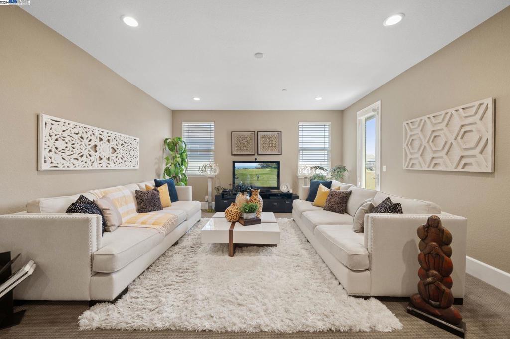 STONEBRAE COUNTRY CLUB - Residential